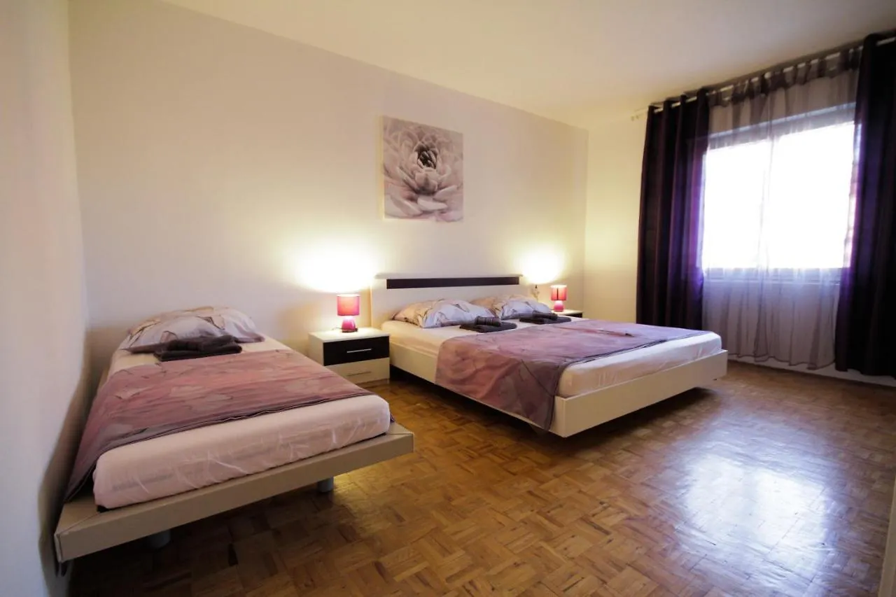Apartment Dany Near The Sea With Three Bedrooms Pula 0*,  Croacia