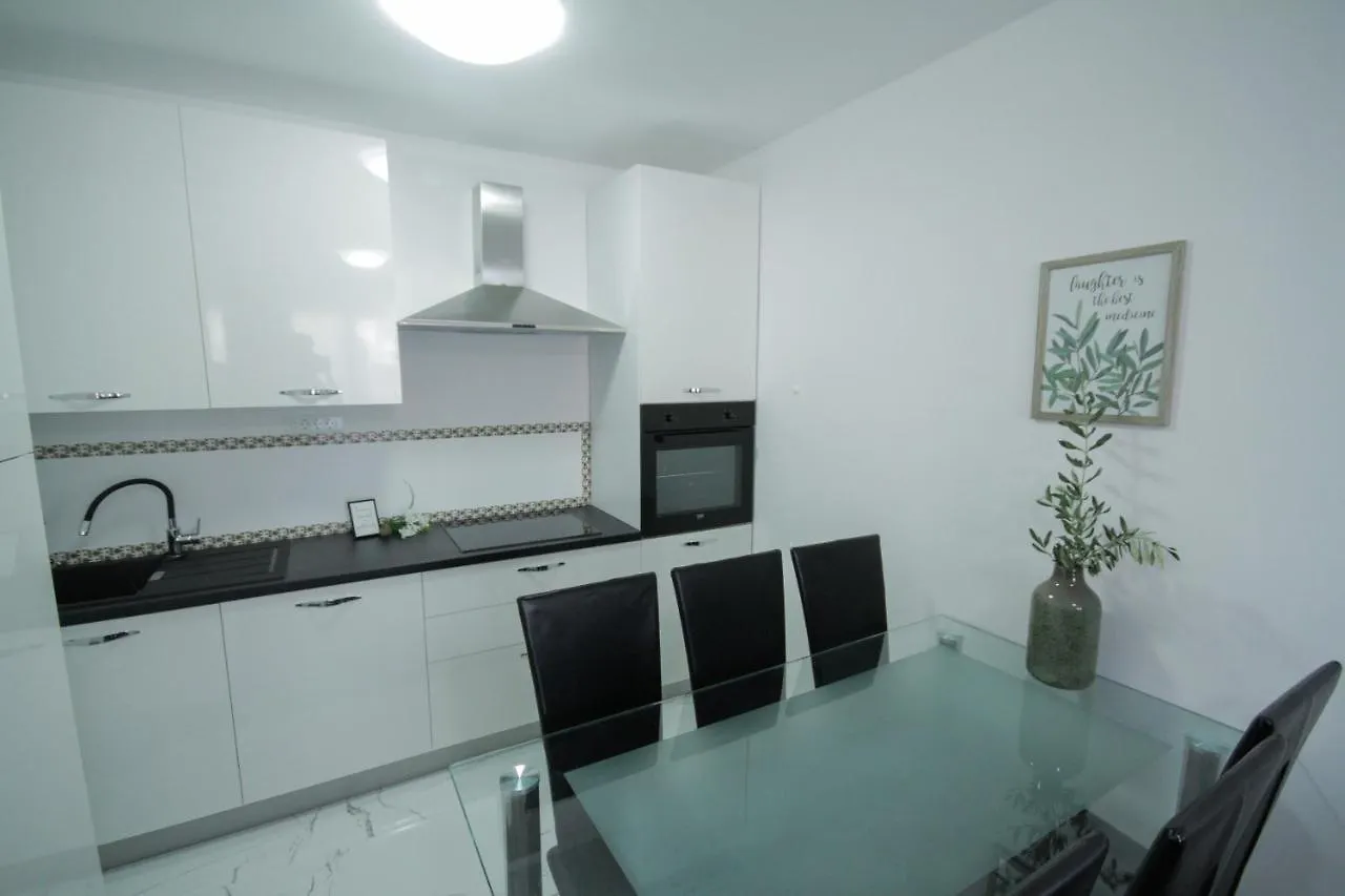 Apartment Dany Near The Sea With Three Bedrooms Pula Croatia