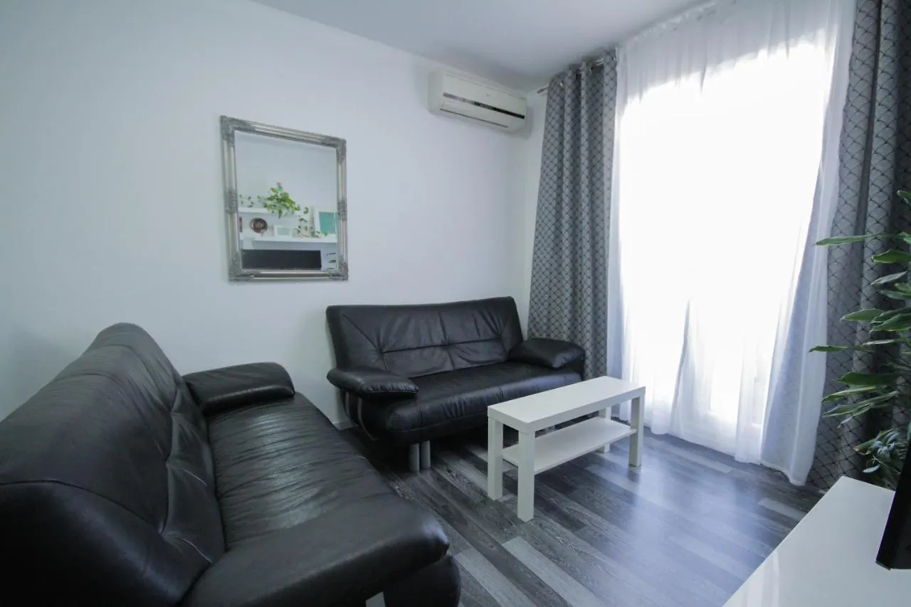 Apartment Dany Near The Sea With Three Bedrooms Pula