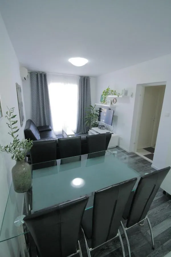 Apartment Dany Near The Sea With Three Bedrooms Pula 0*,