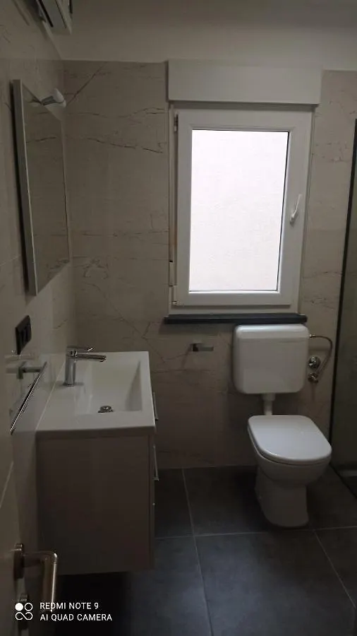 Apartment Dany Near The Sea With Three Bedrooms Pula